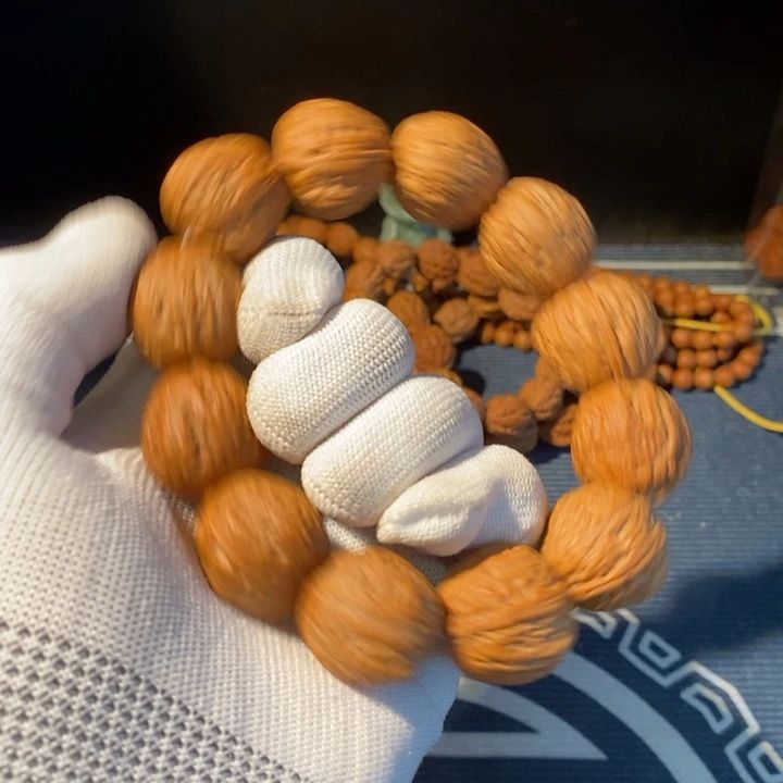 文玩核桃手串…………20