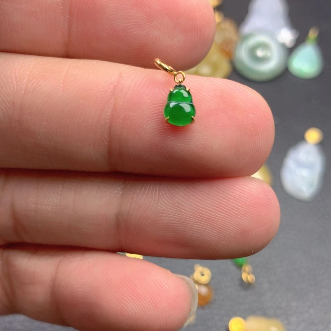 【闪购商品】颈饰18K金镶嵌翡翠翡翠