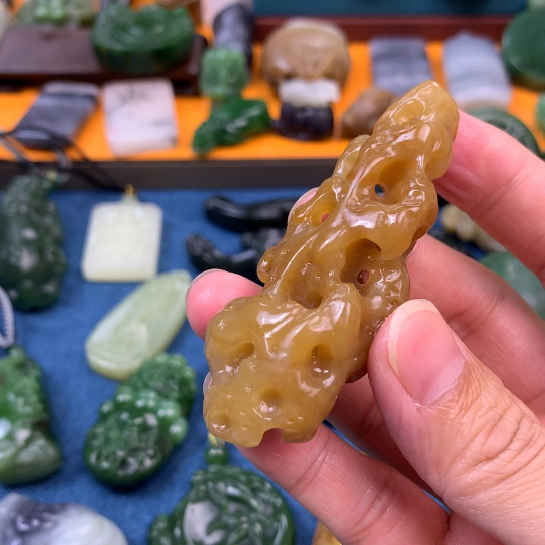 和田玉未镶嵌颈饰