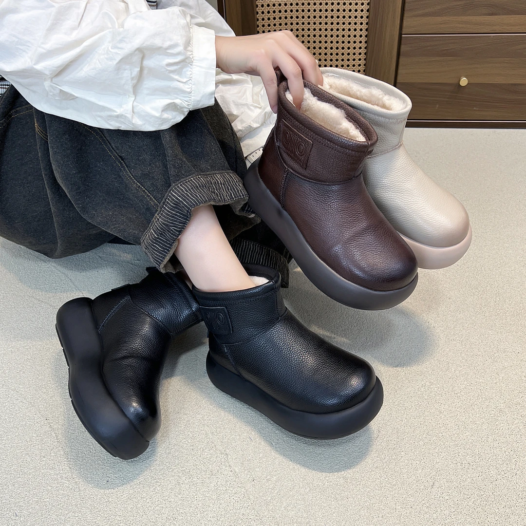 加厚保暖羊毛短靴头层牛皮2025年冬款厚底简约百搭雪地靴女