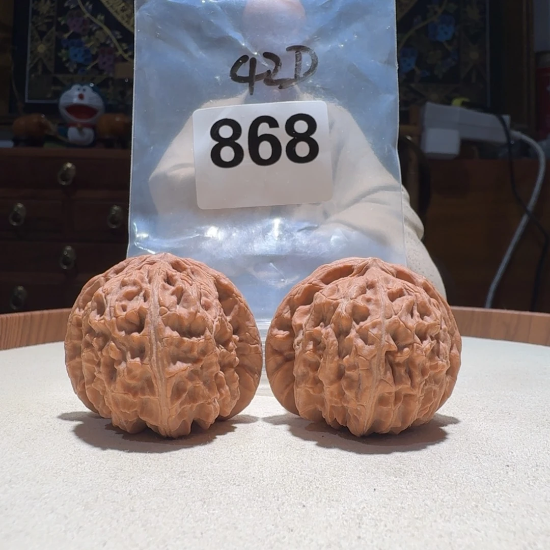 文玩核桃吊坠白狮子