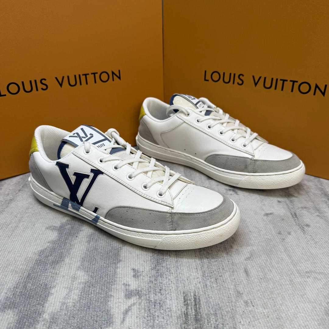 90新 LouisVuitton/路易威登 白灰侧边错位大Logo休闲板鞋/43/346