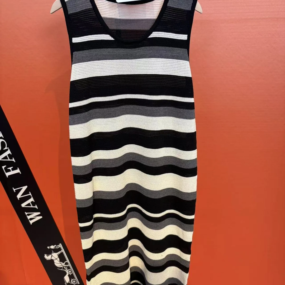 （114）湾湾奢品贵妇既视感显廋舒适时尚百搭连衣裙春夏款