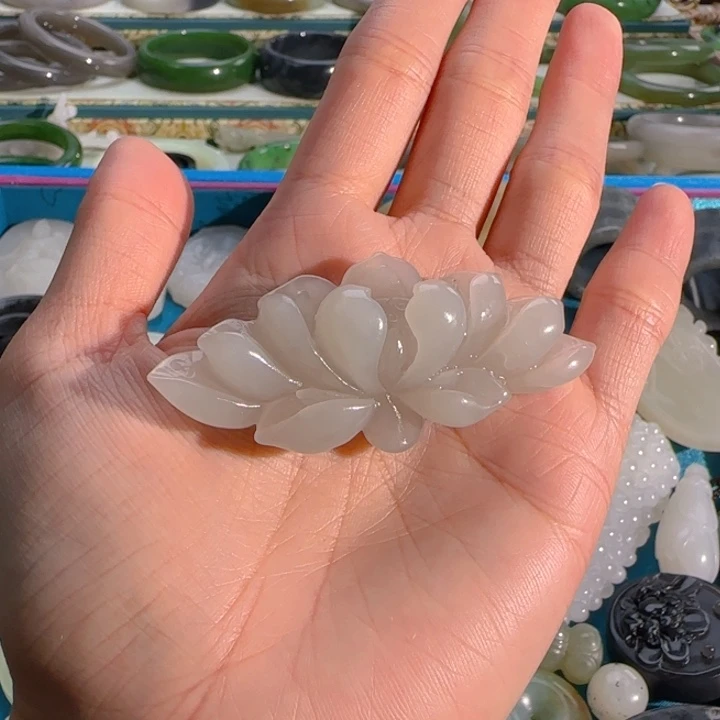 颈饰未镶嵌和田玉冰紫莲花