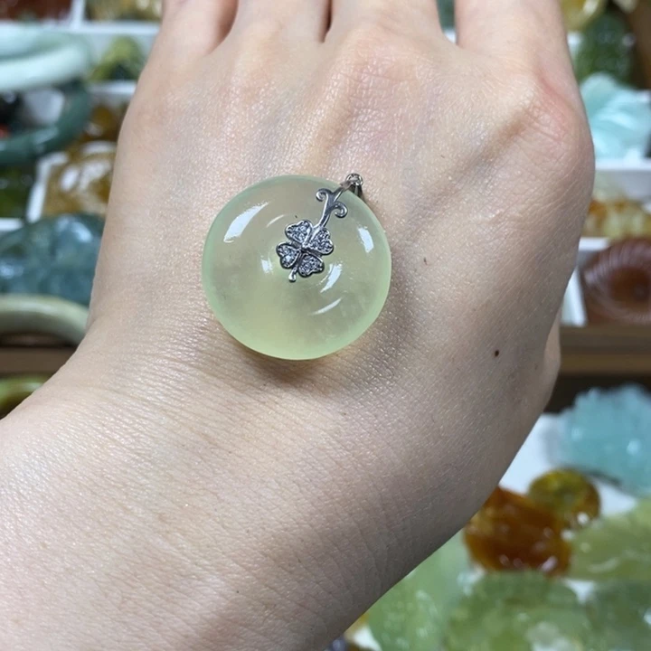 蛇纹石玉银S925镶嵌吊坠