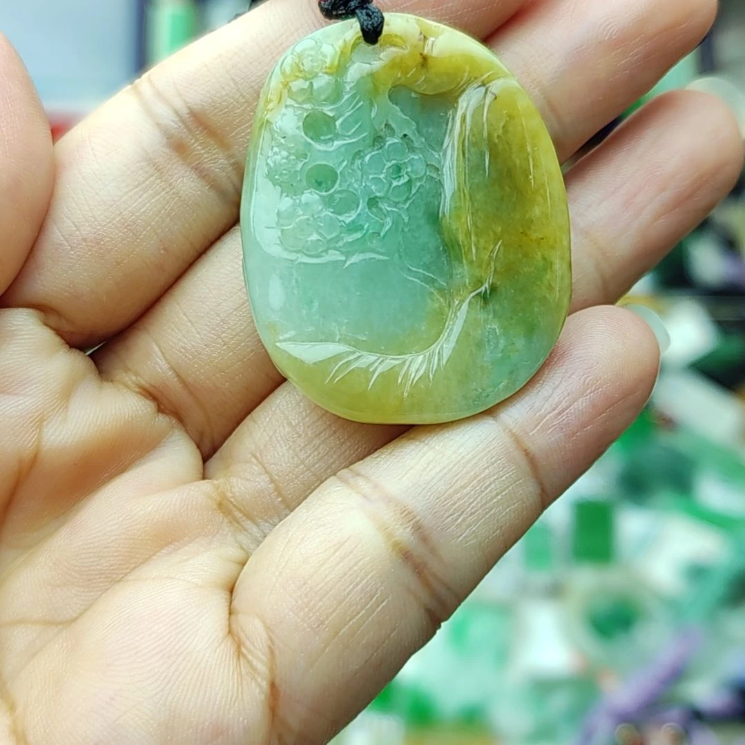 翡翠未镶嵌颈饰58