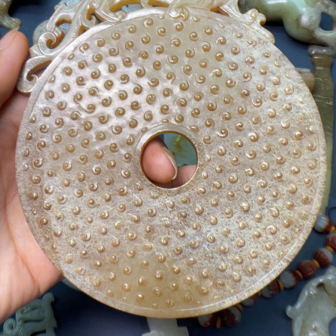 壮***》和田玉未镶嵌挂件