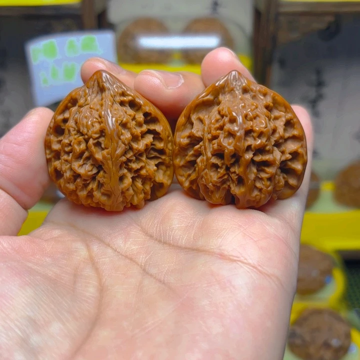 文玩核桃吊坠百花山