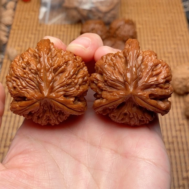 文玩核桃把件虎奔