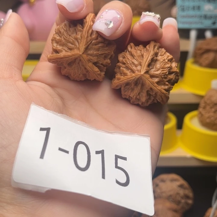 文玩核桃把件36盘山1015