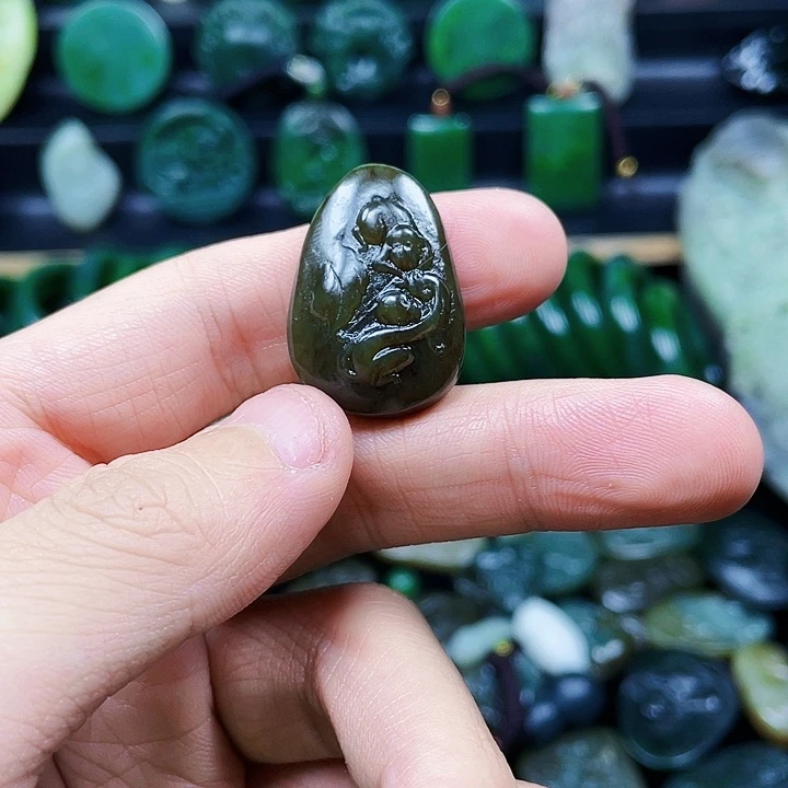 和田玉未镶嵌珠宝奇石