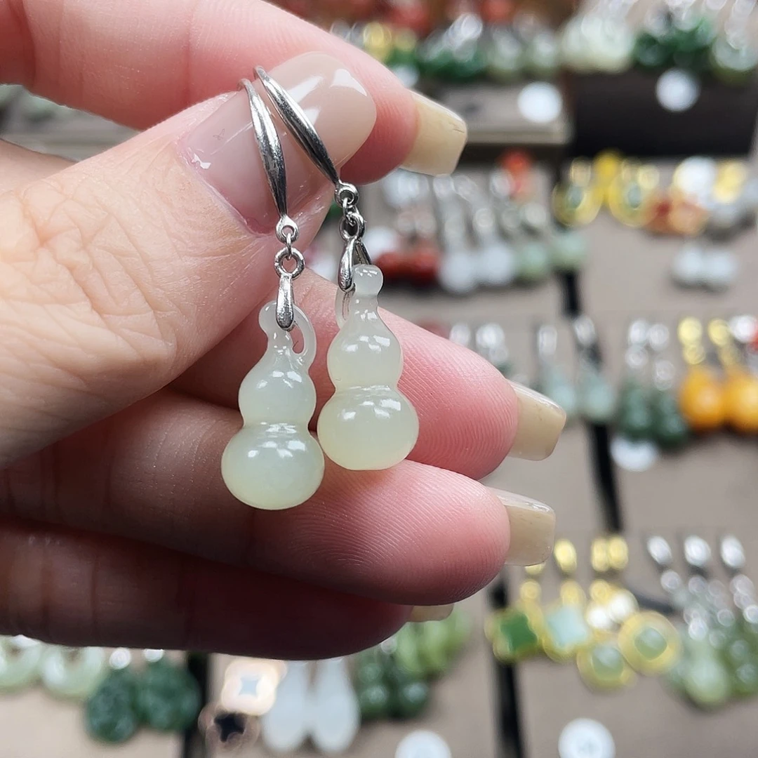 和田玉银S925镶嵌耳饰葫芦