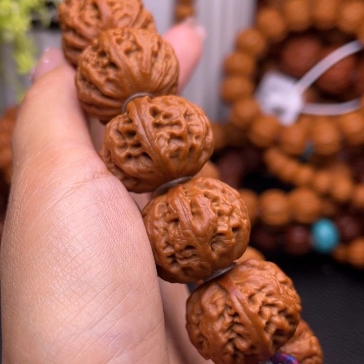 猴头核桃吊坠秋子