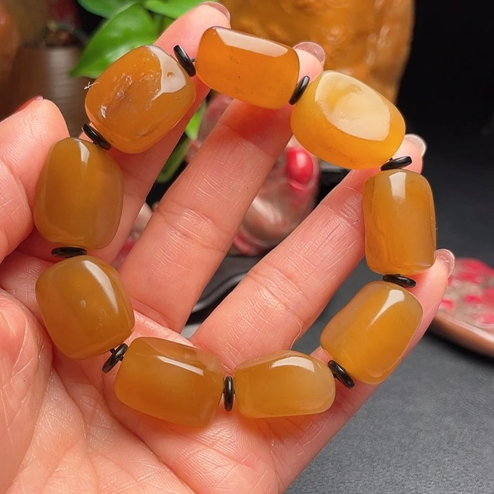 田黄石?**昌昌化田手串手把件