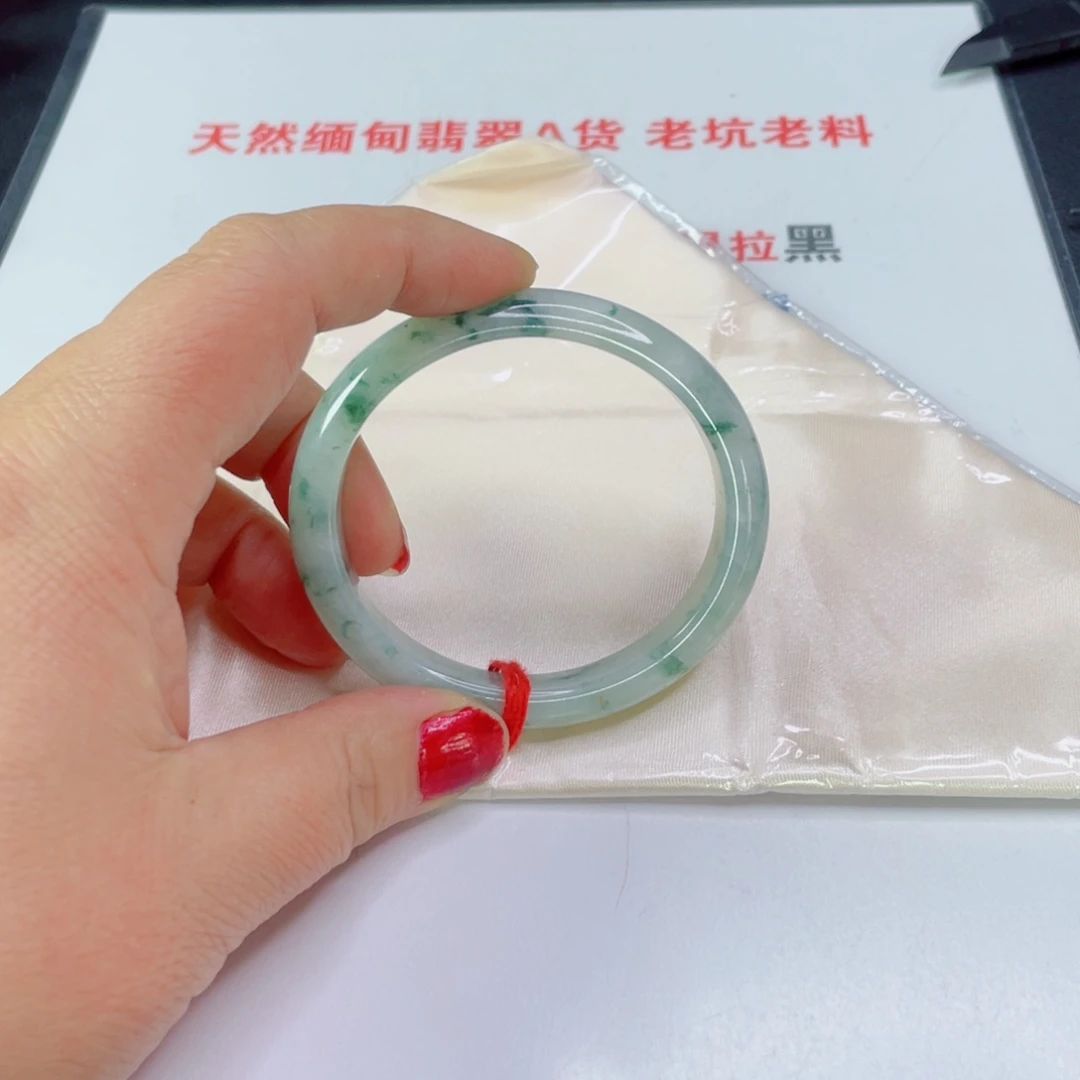 翡翠手镯未镶嵌爱***罗