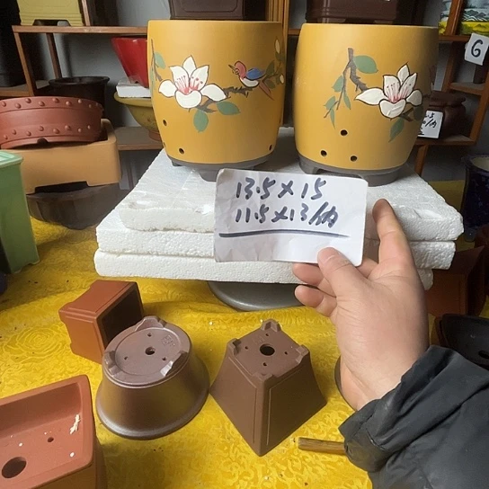 宜兴紫砂花盆二个