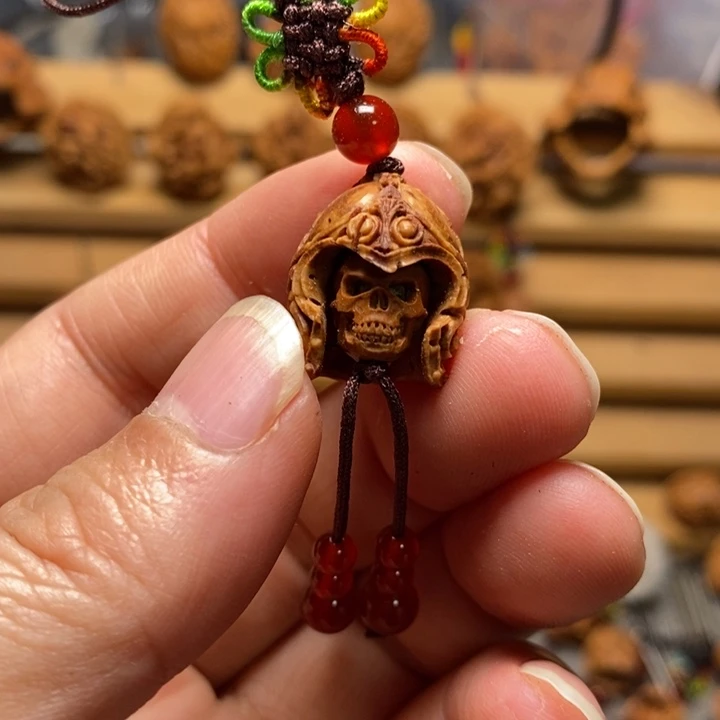 桃核手工雕刻骷髅将军单颗