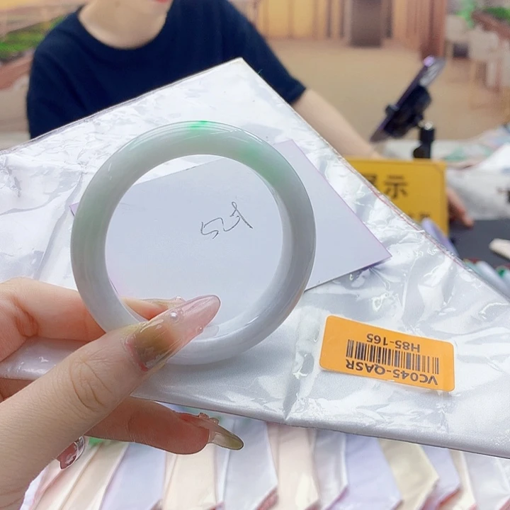 翡翠手镯未镶嵌gfcfgggggggcggggg