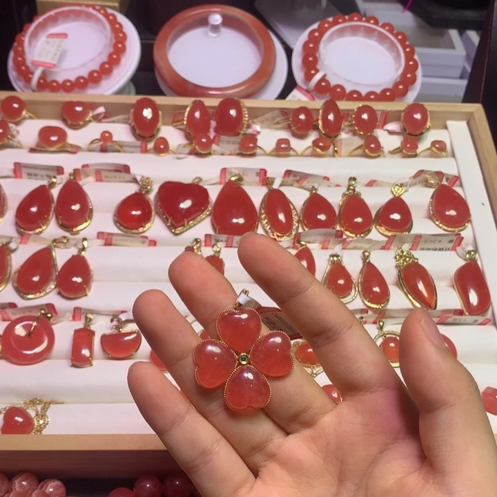 菱锰矿（红纹石）18K金镶嵌颈饰四叶草吊坠8.21g