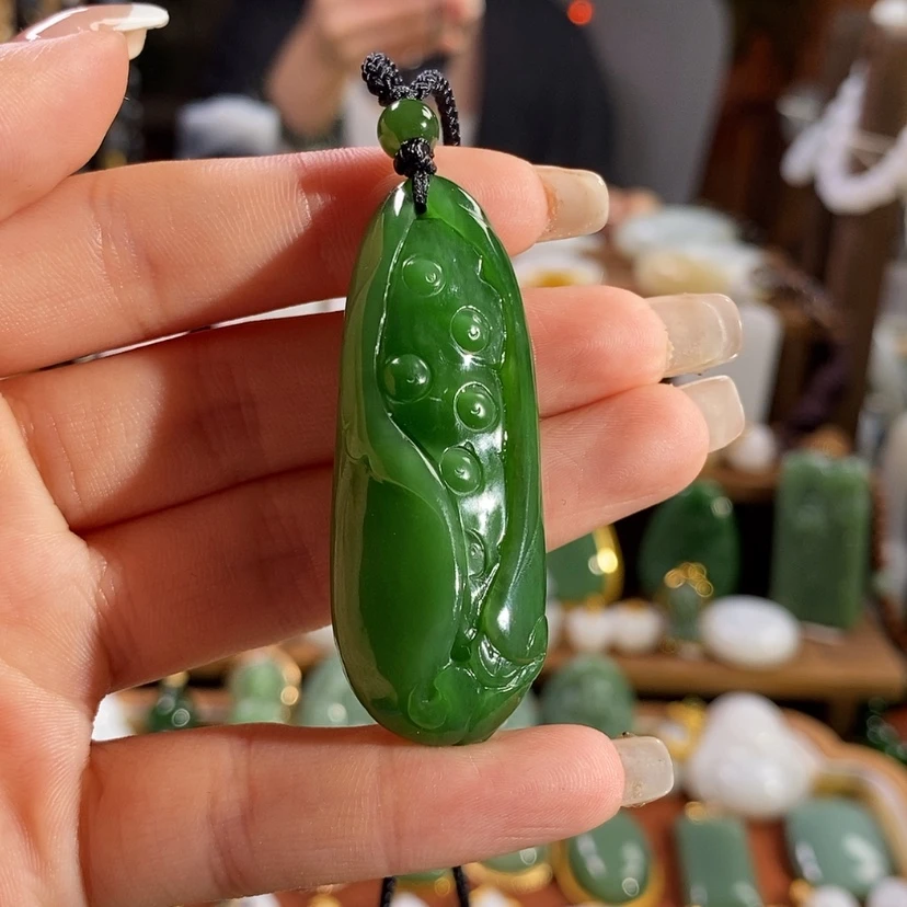 【闪购商品】吊坠(赠链)未镶嵌和田玉