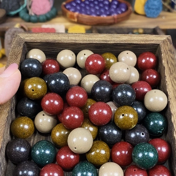 【五行贵人香】1.5拍到手40颗打底微瑕