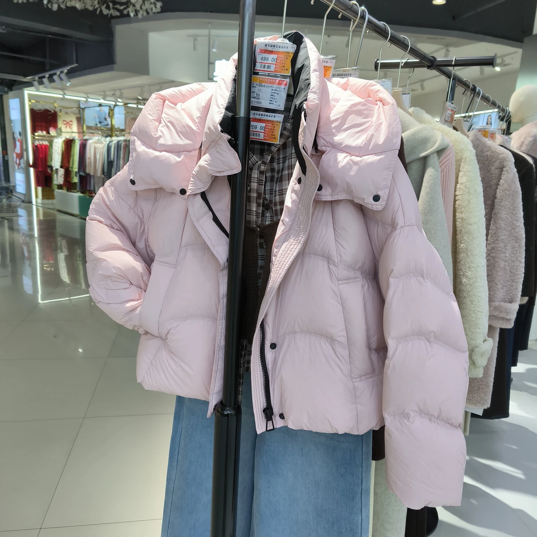 短款羽绒服/走在