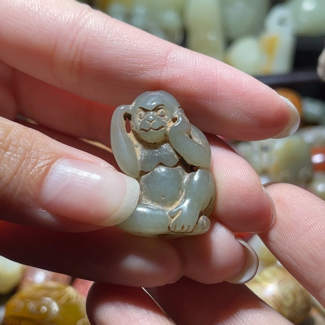 未镶嵌和田玉（糖玉）挂件忠**耳