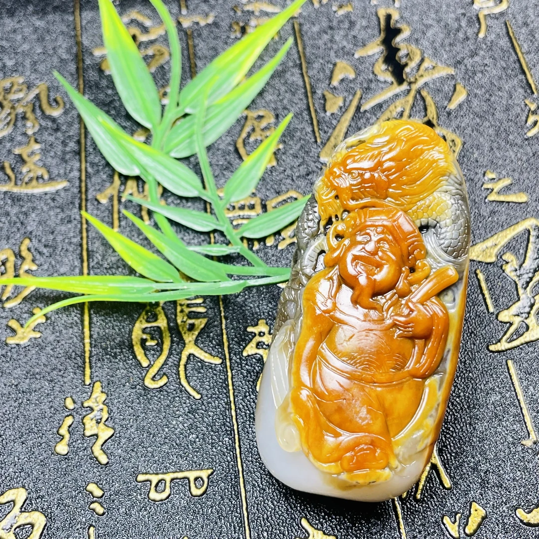 和田玉挂件吊坠俄料财神 金包玉全沁三色 玉质细腻
