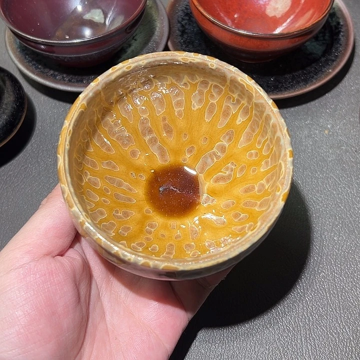 茶盏我们是有共同话题有