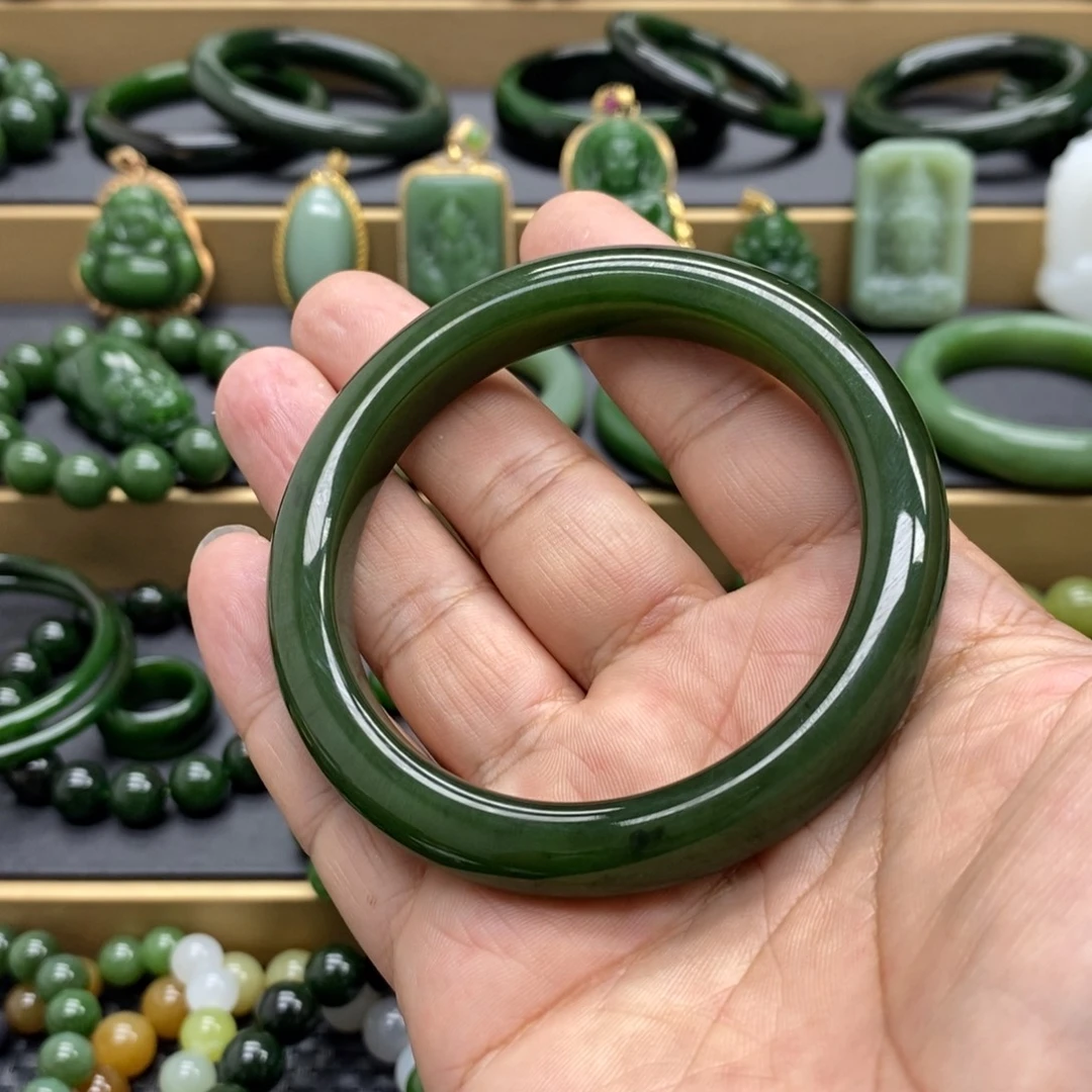 呦***爷和田玉（碧玉）未镶嵌手镯