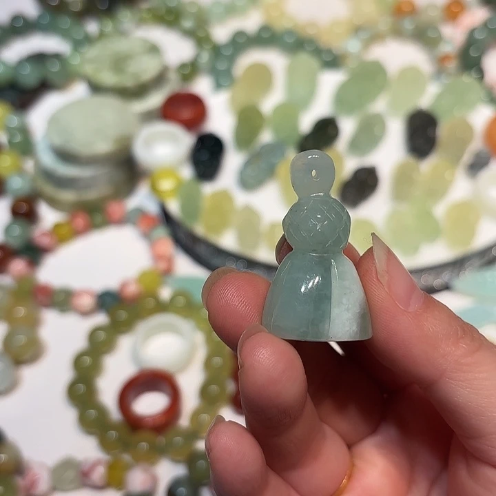 蛇纹石玉未镶嵌吊坠