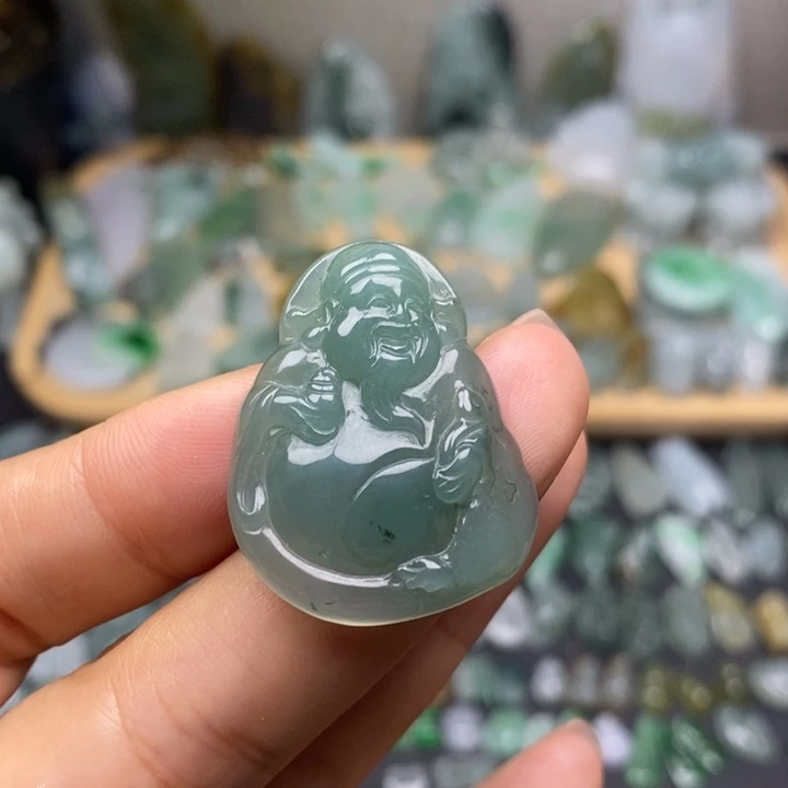 翡翠未镶嵌颈饰财爷爷