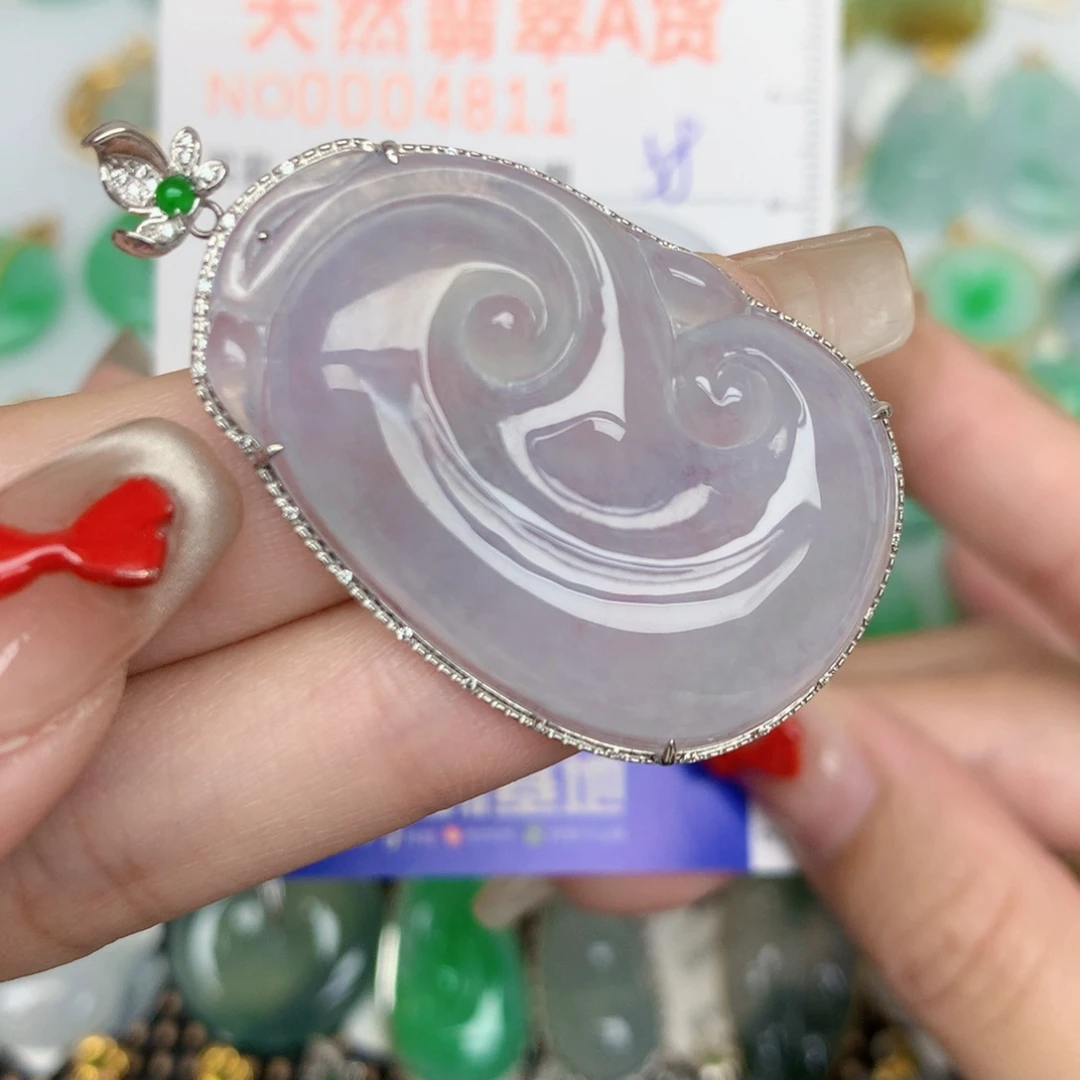 千***金翡翠18K金镶嵌颈饰如意