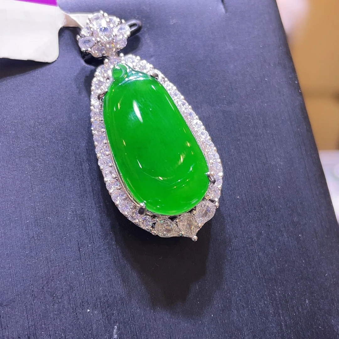 翡翠未镶嵌颈饰吊坠