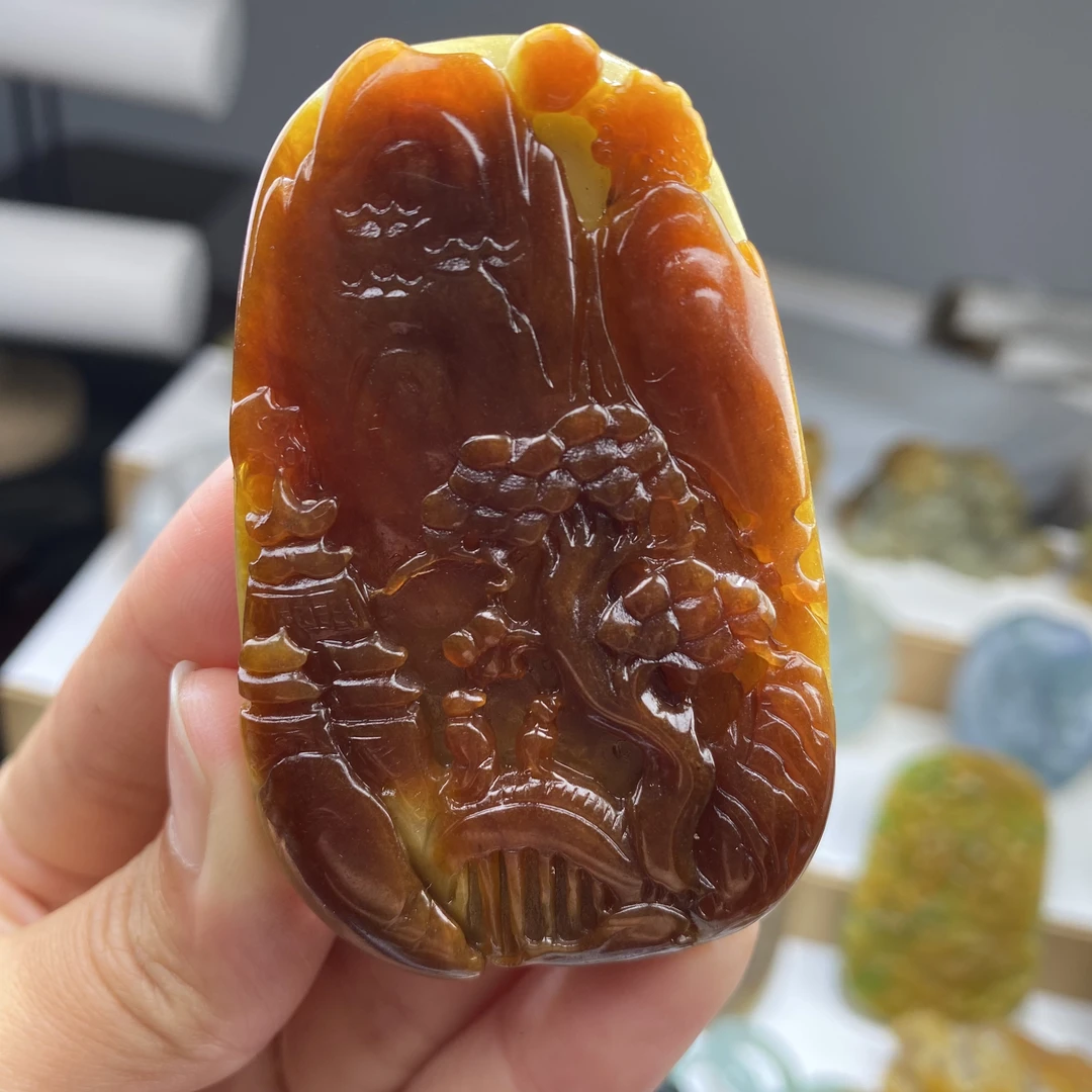 天然缅甸a货翡翠特色油红黄金山山水