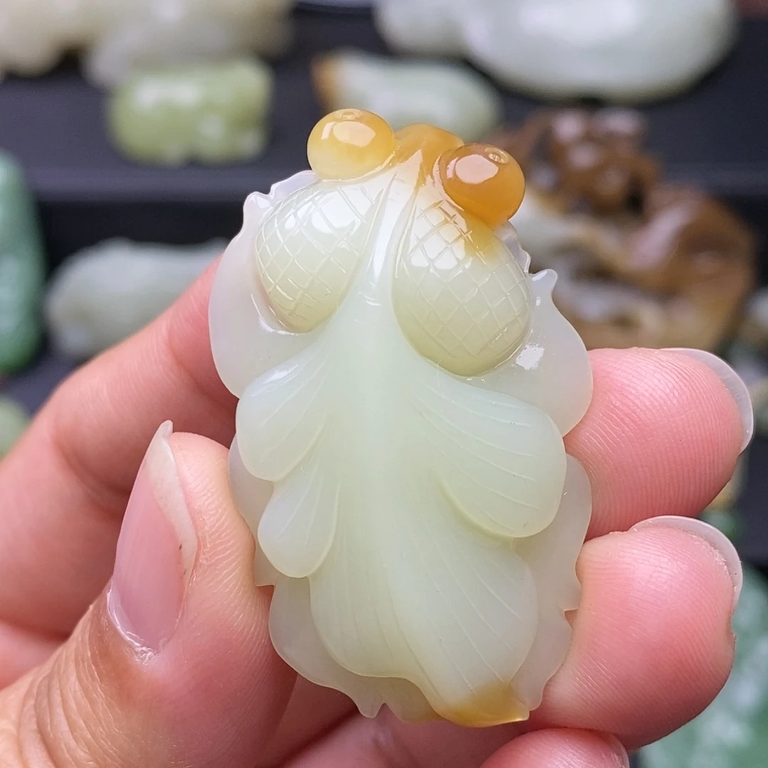 L***~和田玉未镶嵌挂件