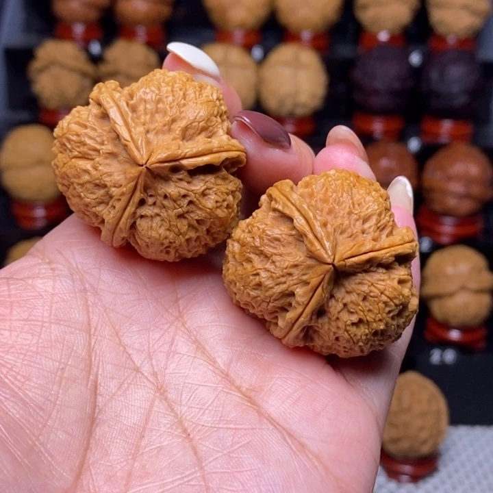 文玩核桃把件天狼三棱…………21