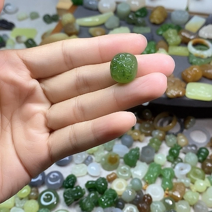 未镶嵌和田玉挂件