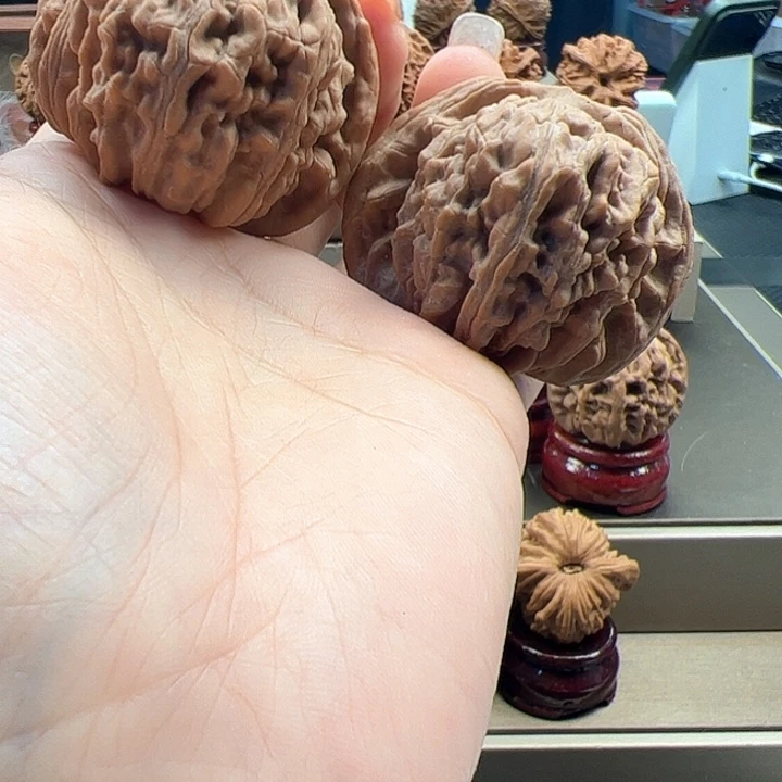 低***䬟把件文玩核桃47 四座楼 v-078