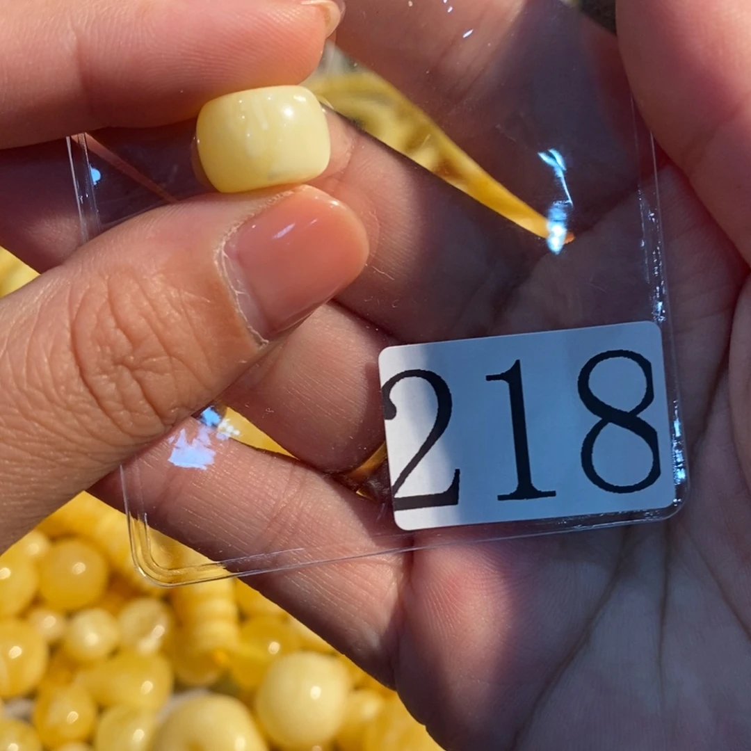 未镶嵌琥珀珠宝奇石218