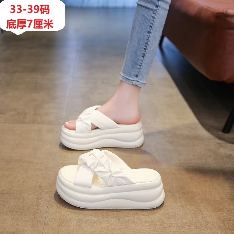 厚底凉拖女外穿高颜值时尚轻便松糕跟休闲一字拖鞋女爆款2025新品