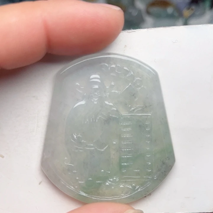 翡翠颈饰未镶嵌财神