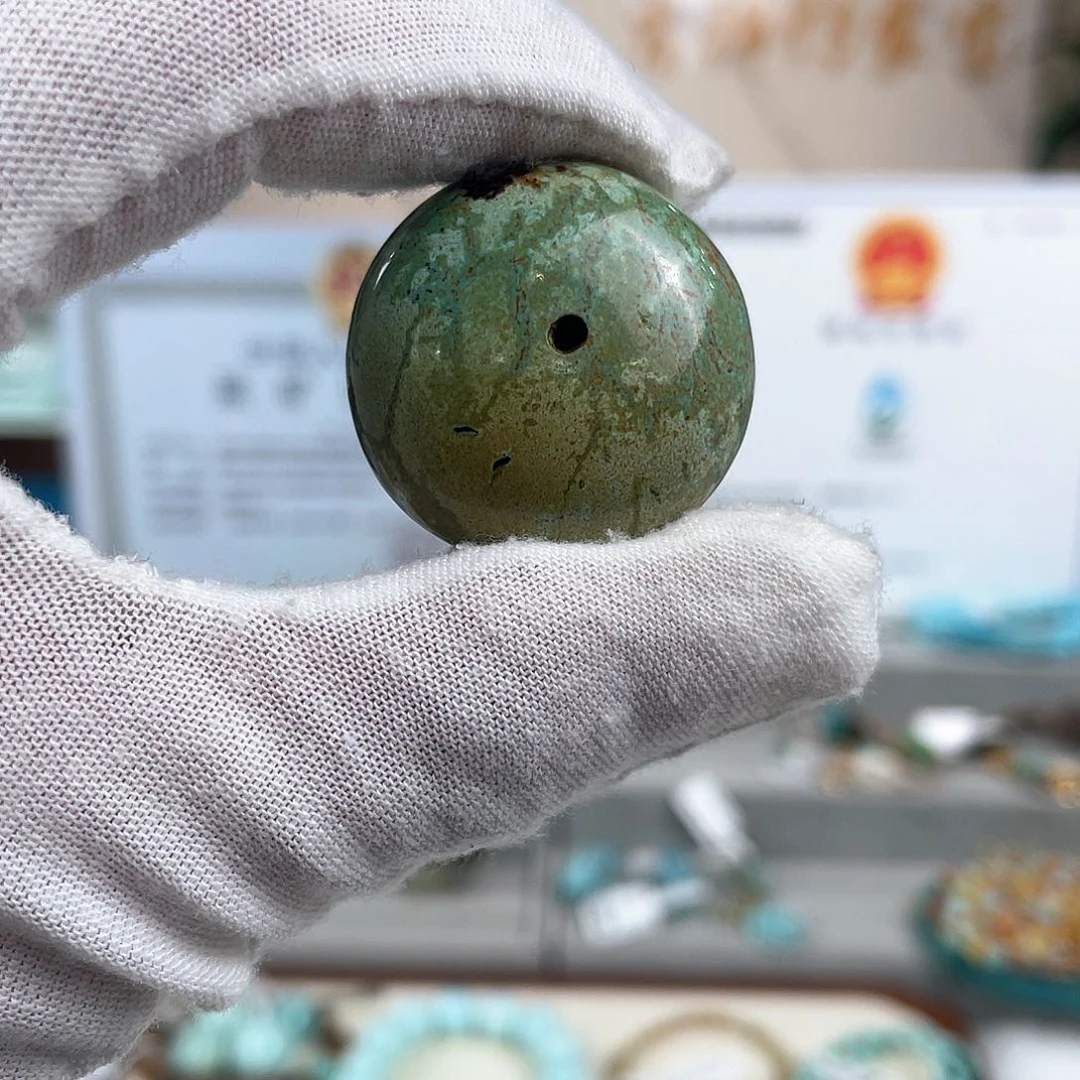 未镶嵌绿松石颈饰