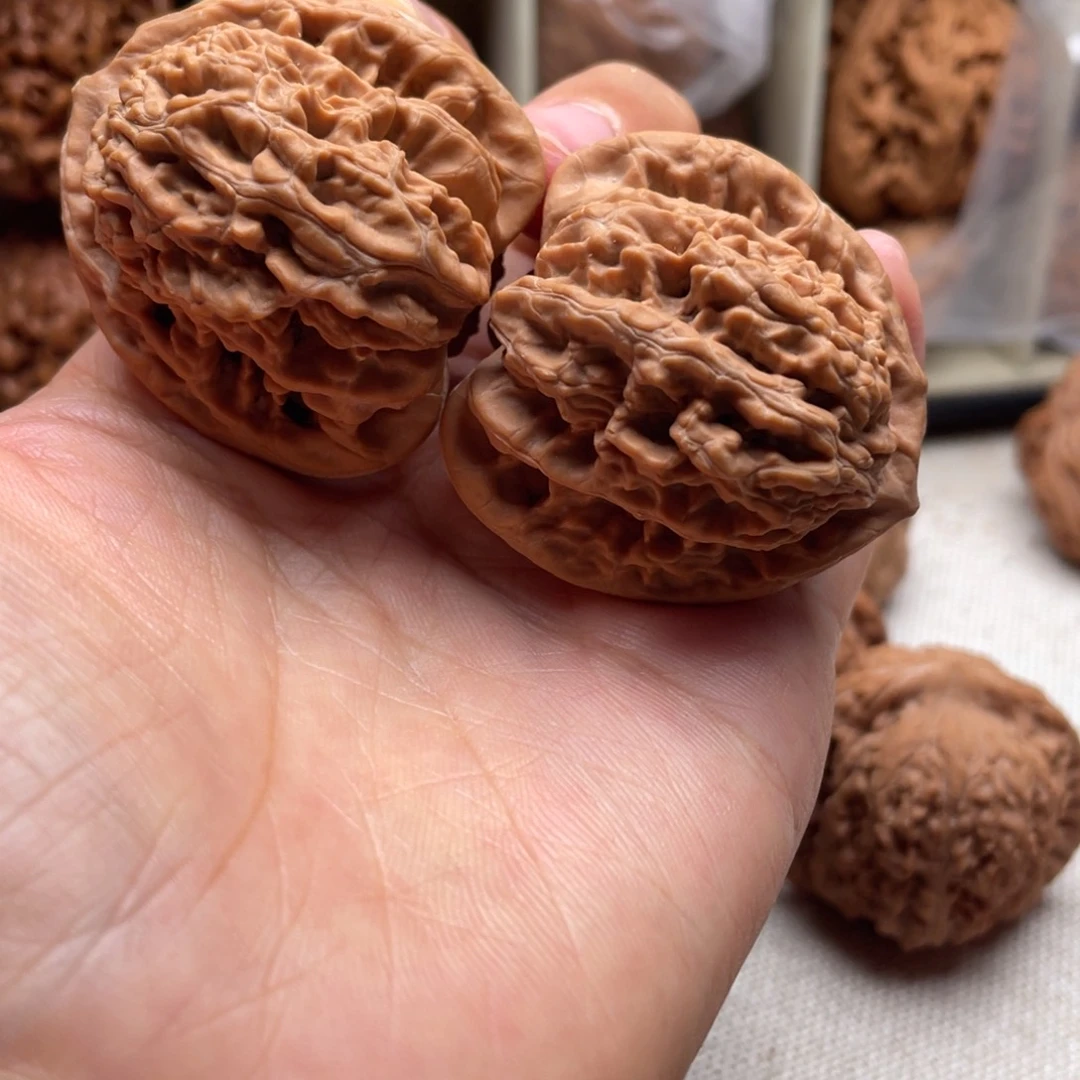 文玩核桃吊坠40全品霞云岭