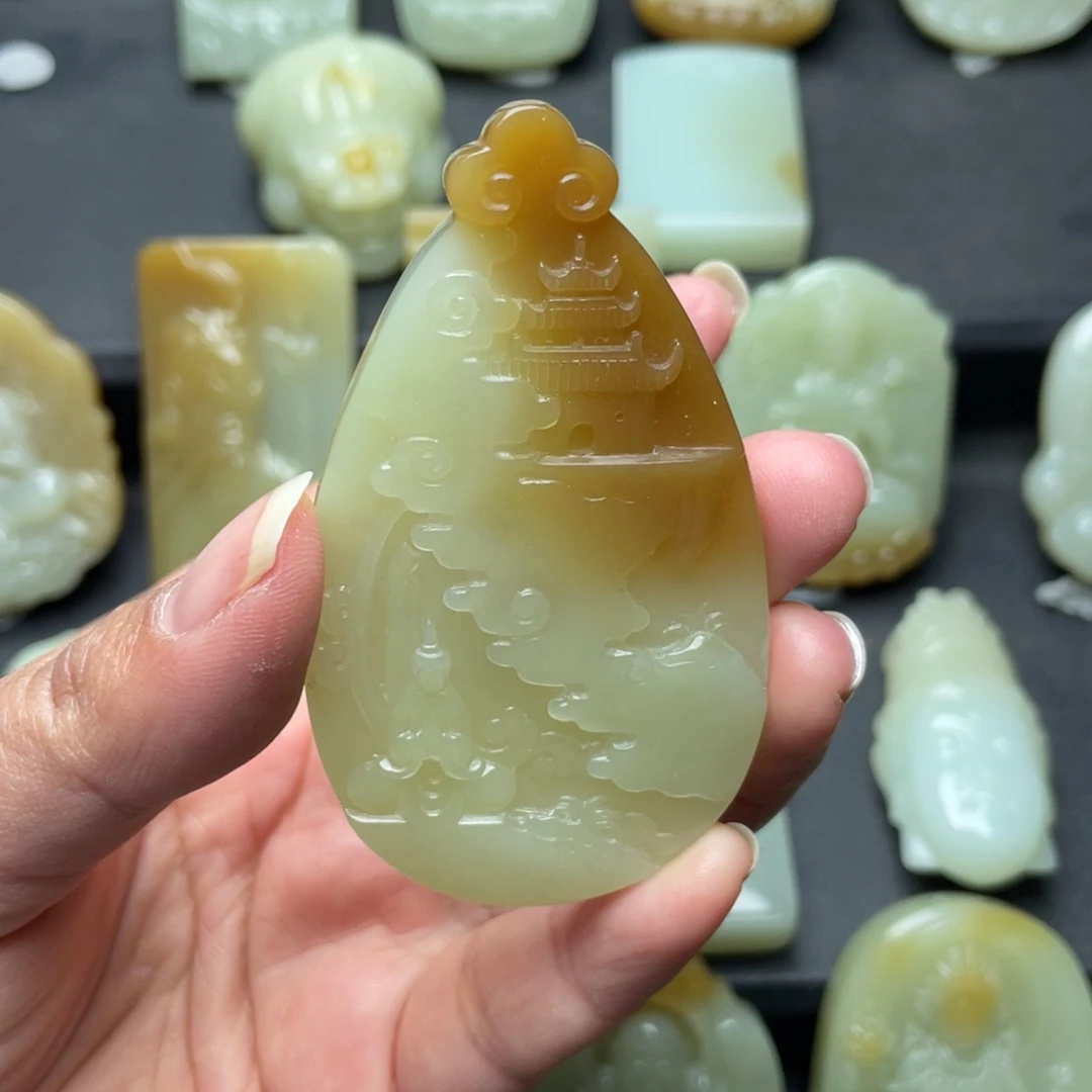 和田玉（糖玉）未镶嵌颈饰