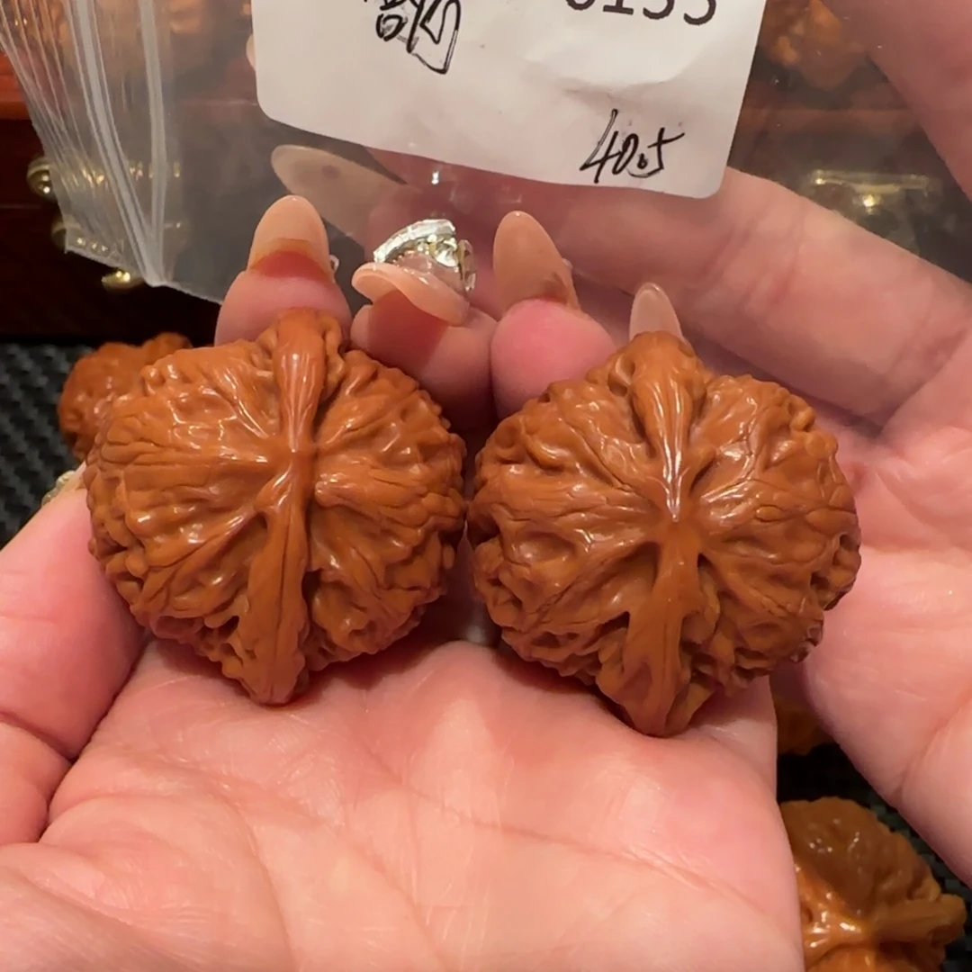 爱***！文玩核桃吊坠宫灯40精品