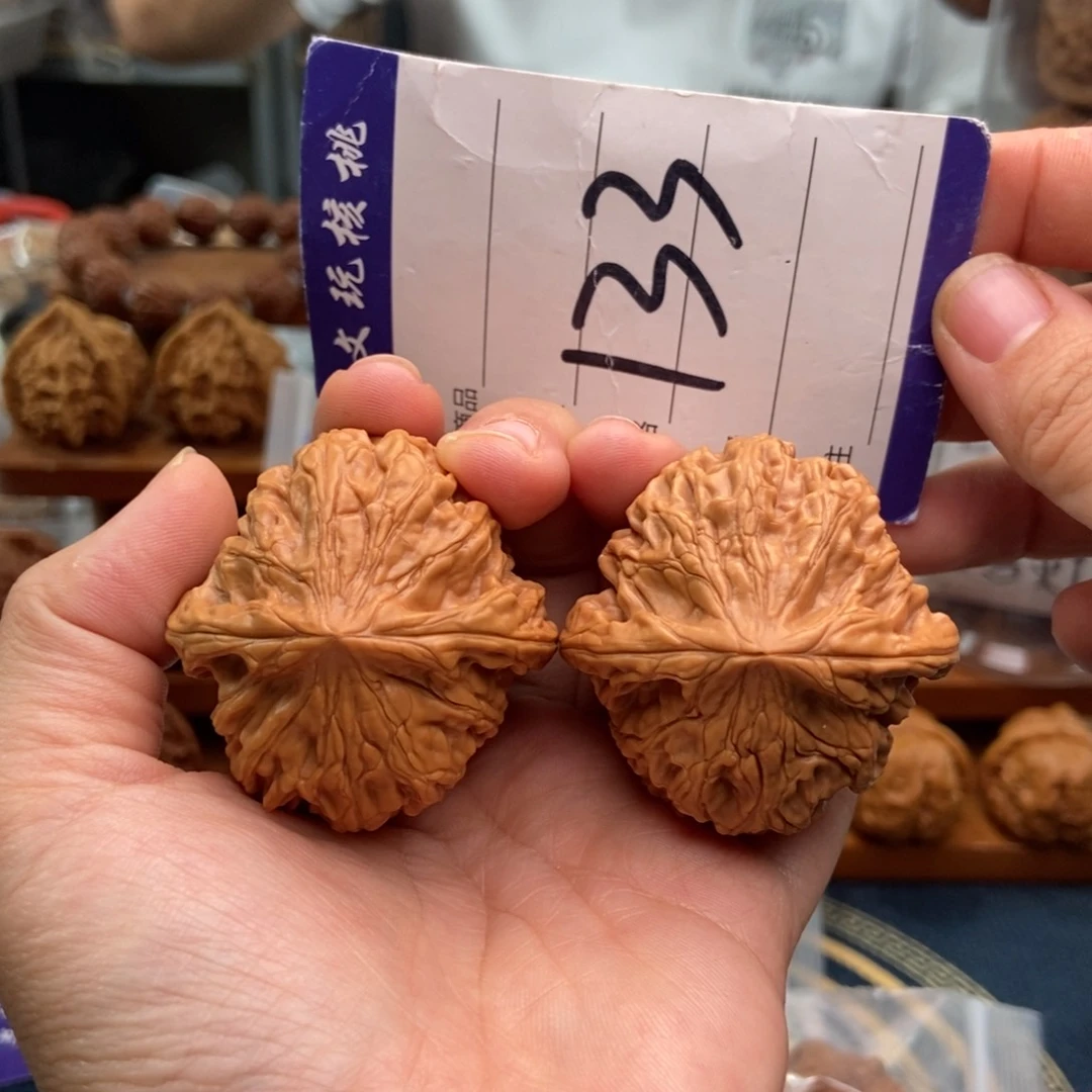 文玩核桃把件45鸡心
