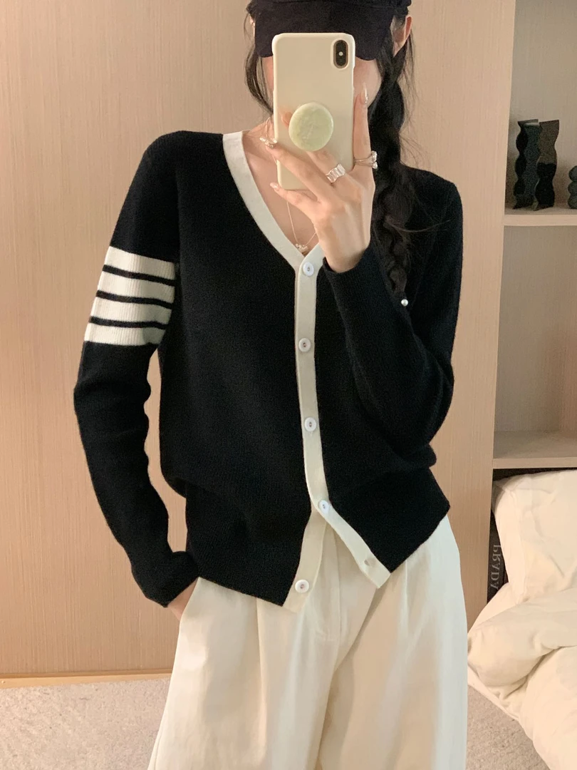 erchun/尔纯8001加厚100%全羊毛厚款带扣元宝针加厚V领开衫