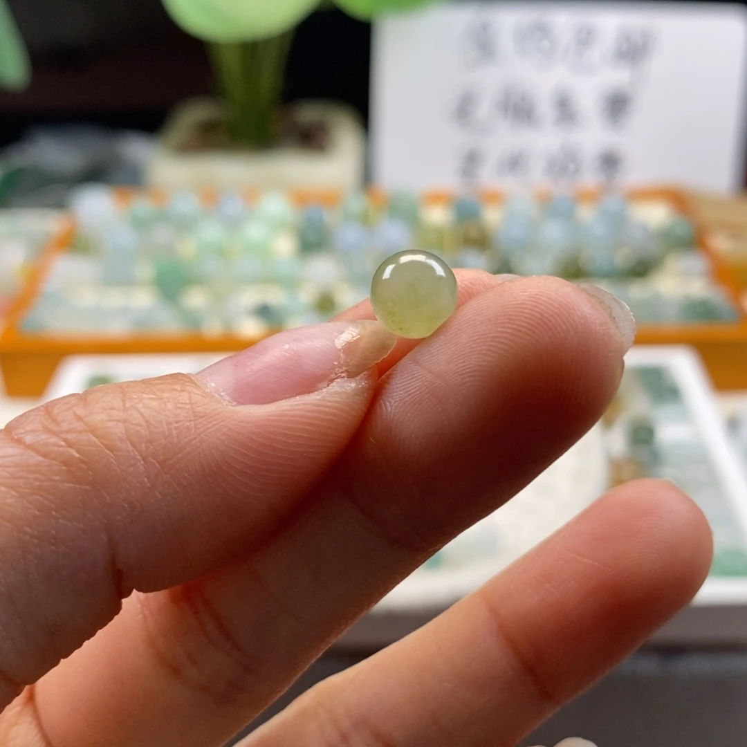 翡翠颈饰未镶嵌拖**妈天然翡翠7.3