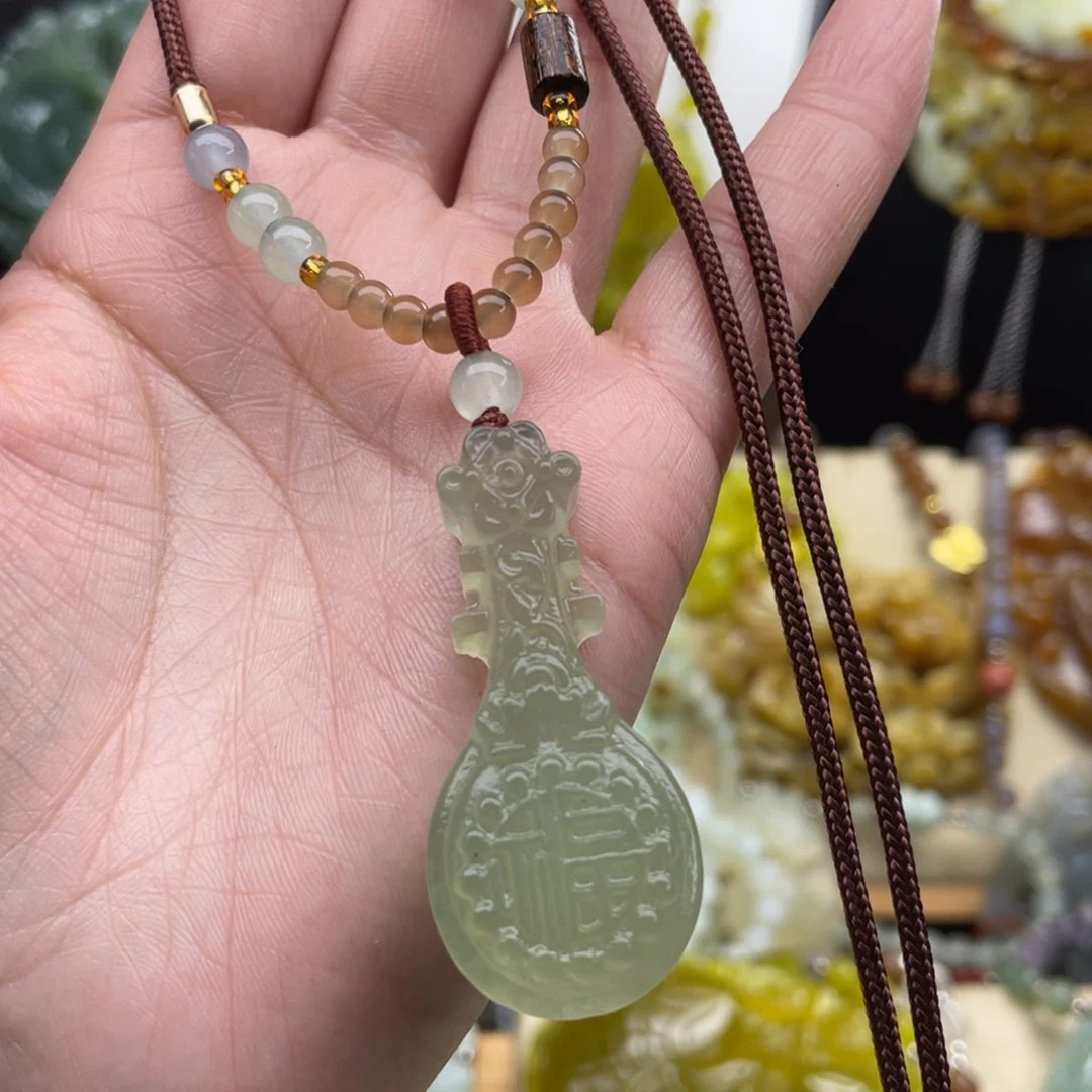 未镶嵌蛇纹石玉颈饰